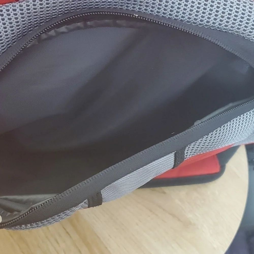 Athletic Works Messenger Bag with shoulder strap